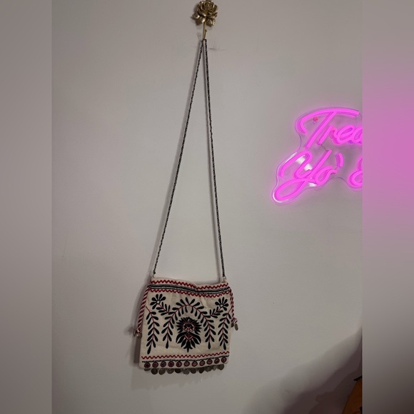 Emmie Embroidered Crossbody Free People - Picture 9 of 9